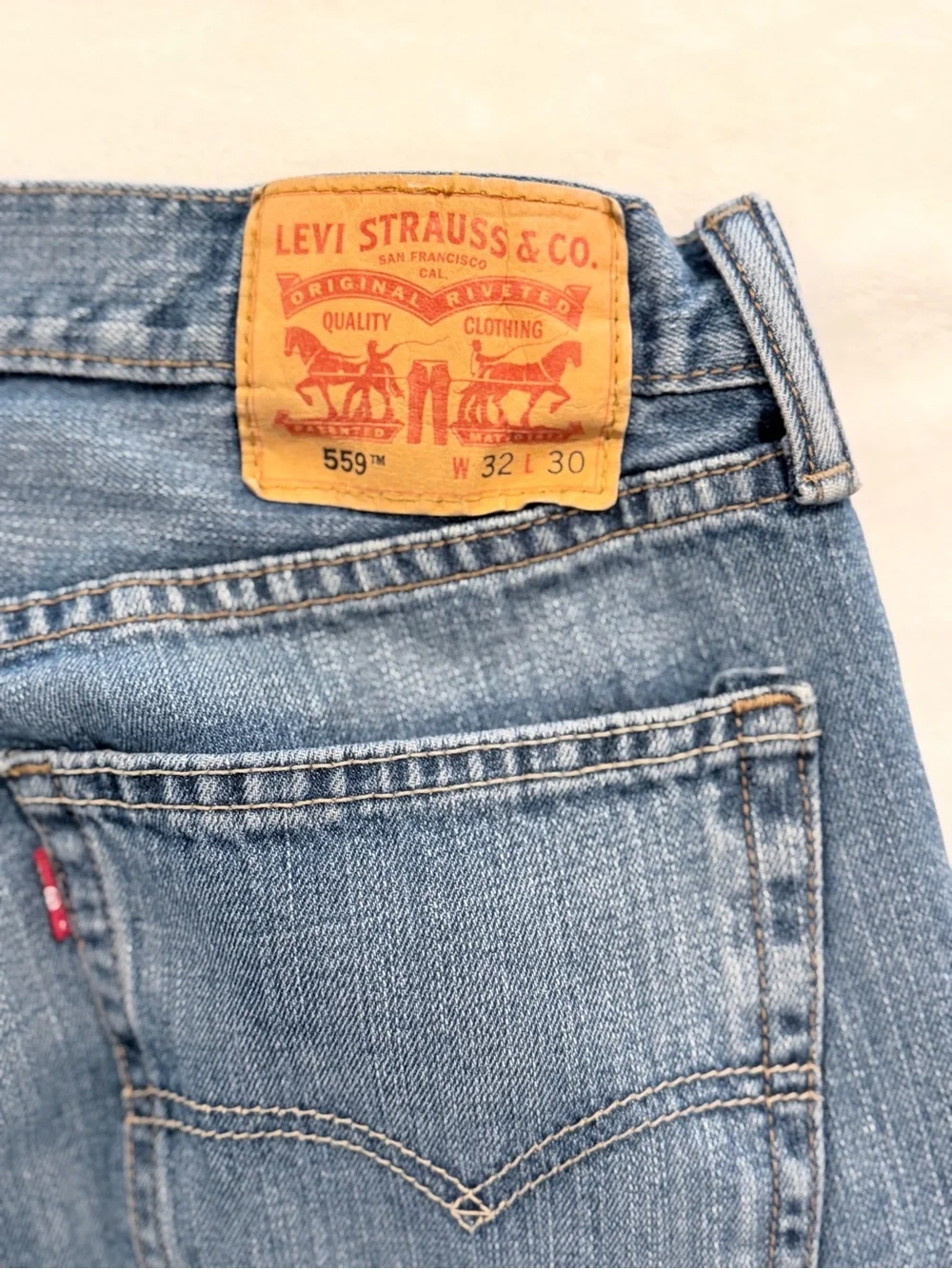 Levi’s 559 Relaxed Straight Jeans Men’s 32x30 Medium Wash Denim Classic Fit